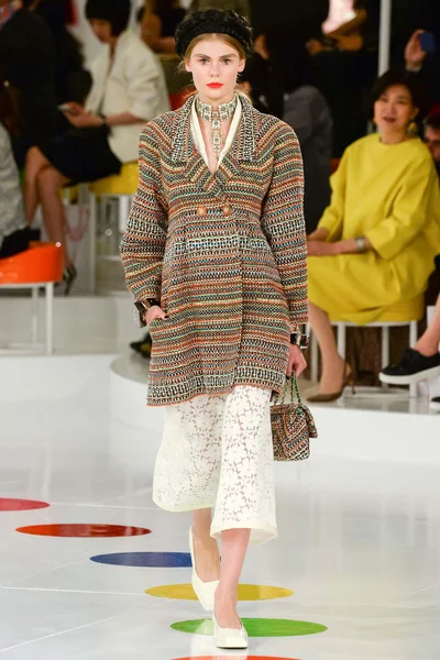 Look 19